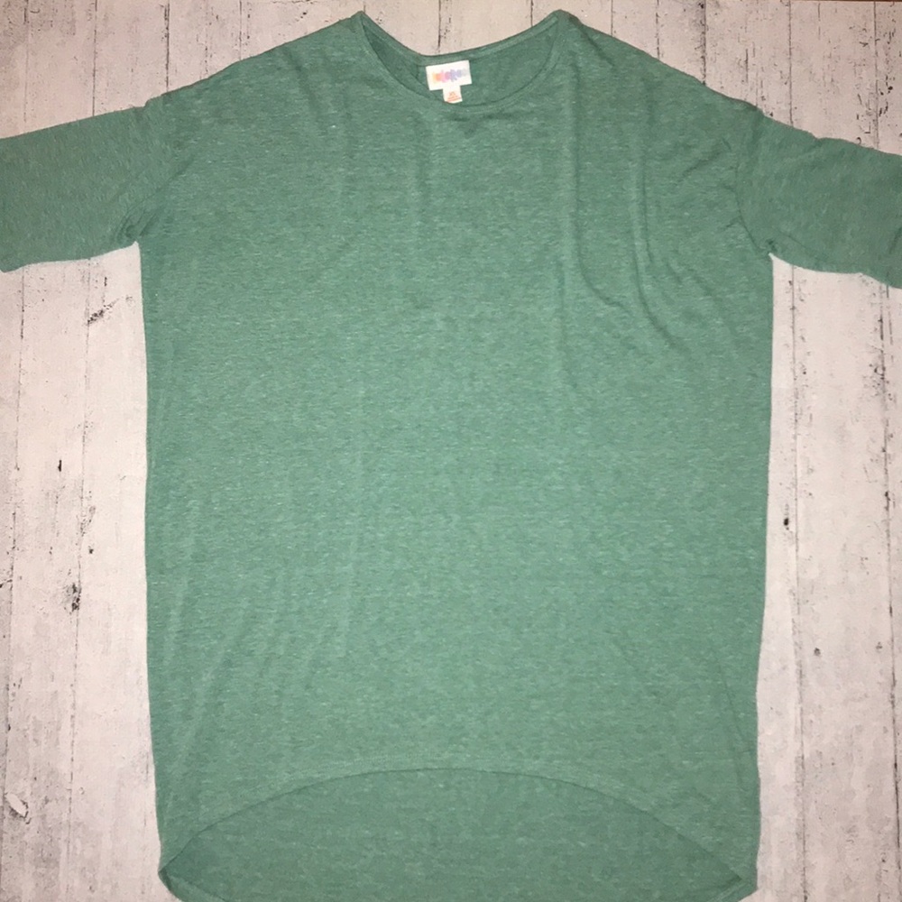 green lularoe Irma shirt 🌿